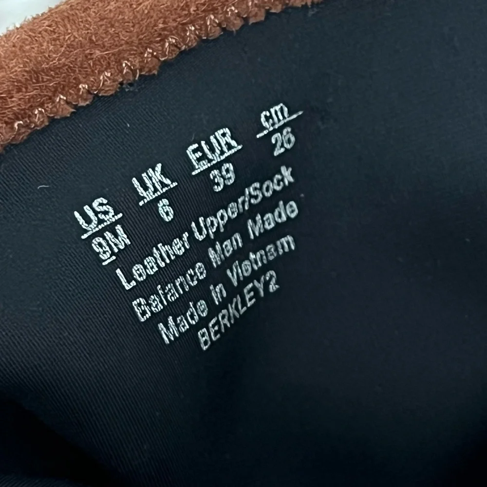 Brown suede boots - Picture 6 of 6